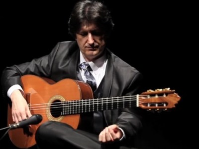El guitarrista Juan Manuel Cañizares i l’Orquestra de Cambra de la Societat Filharmònica de València donen este dissabte 13 de desembre un concert solidari a favor de les víctimes de la Dana.